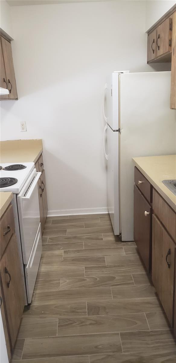 Image 15 of 21 For 830 Clake Street