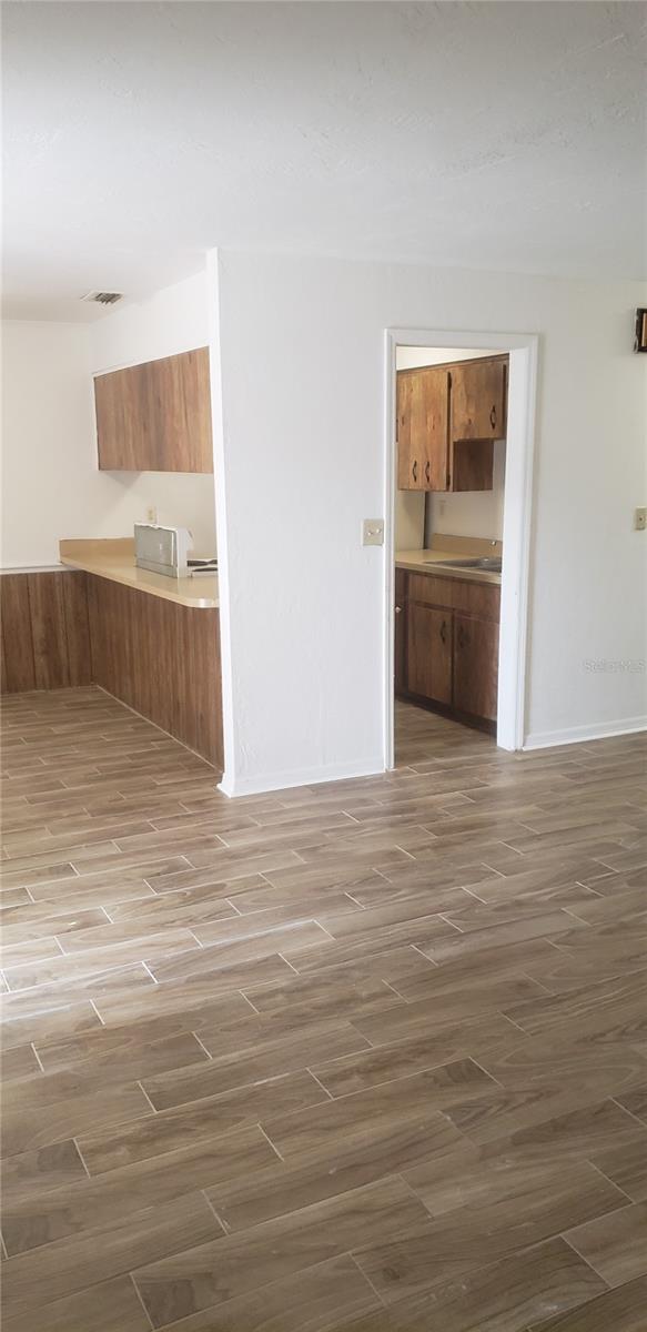 Image 17 of 21 For 830 Clake Street
