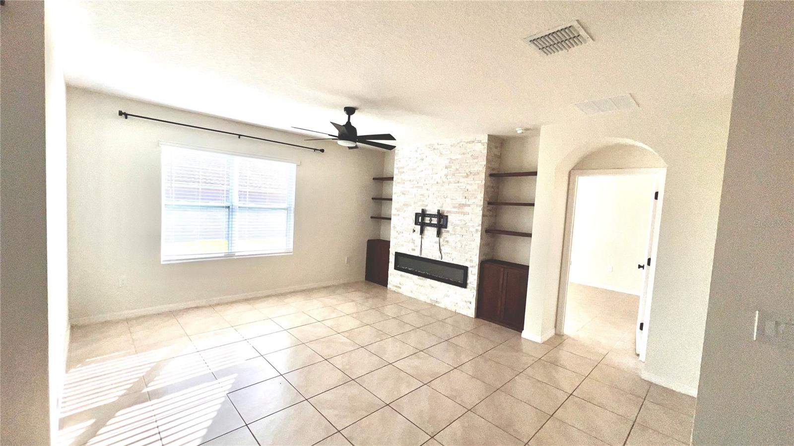 Image 12 of 15 For 842 Guadalupe Drive