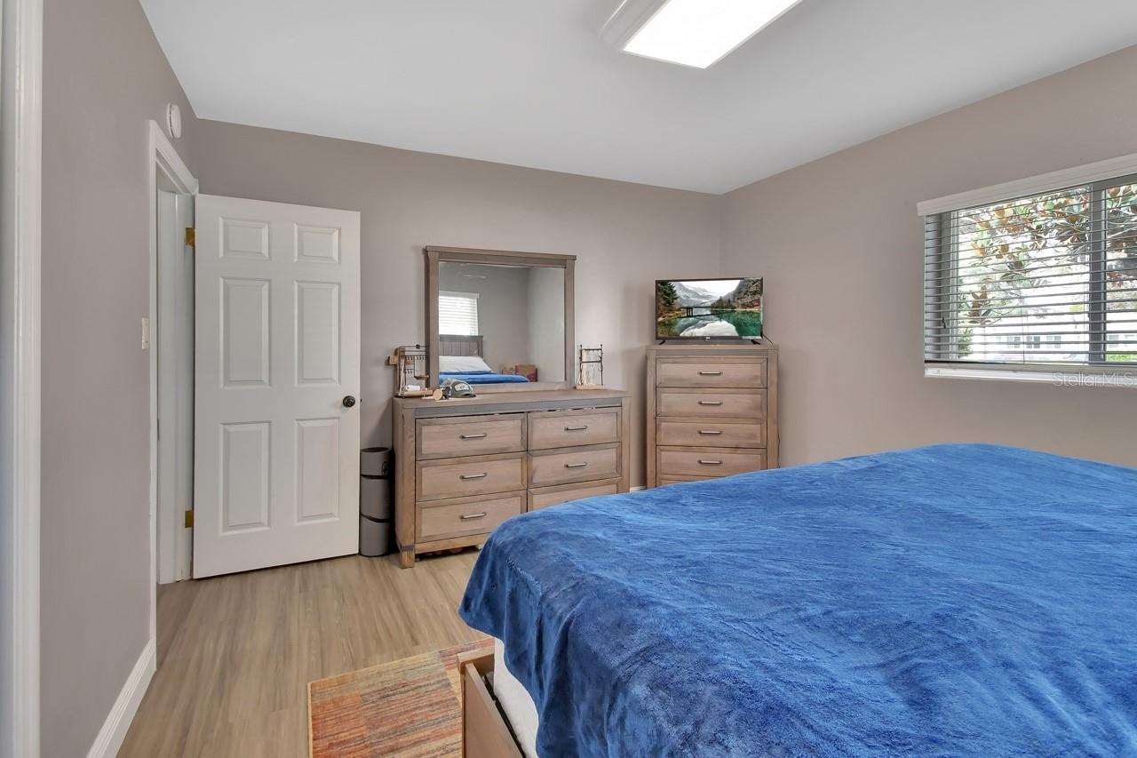 Image 13 of 25 For 401 Mcdonald Avenue