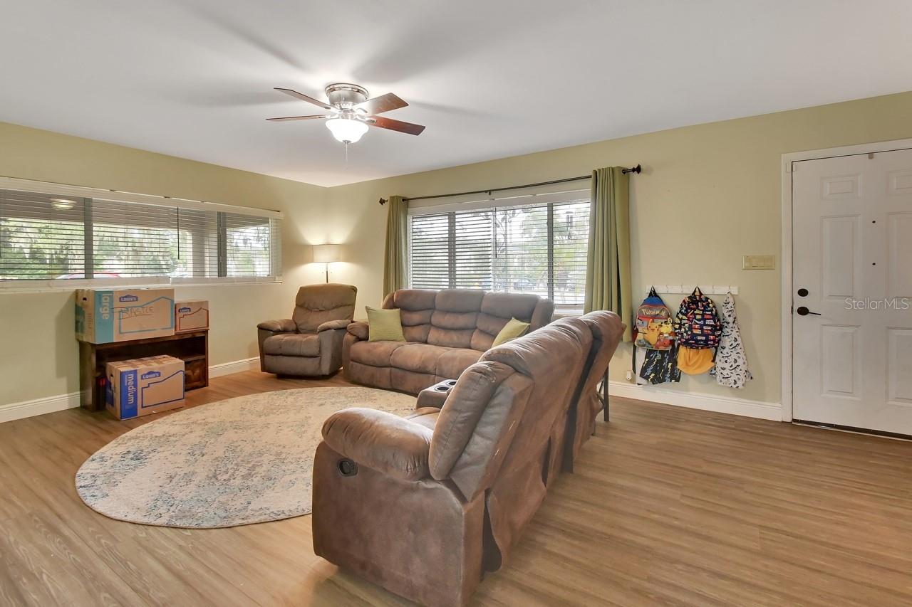 Image 3 of 25 For 401 Mcdonald Avenue