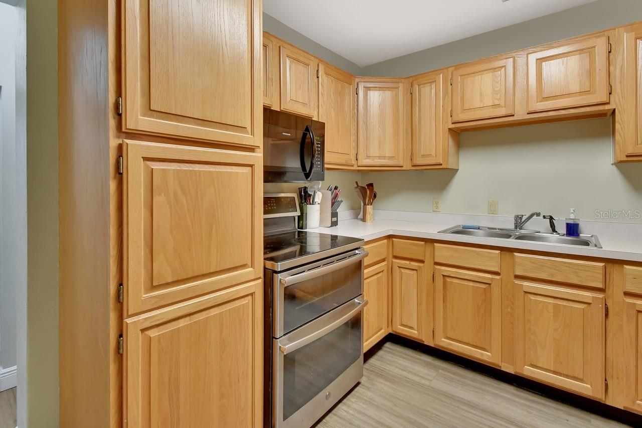 Image 7 of 25 For 401 Mcdonald Avenue