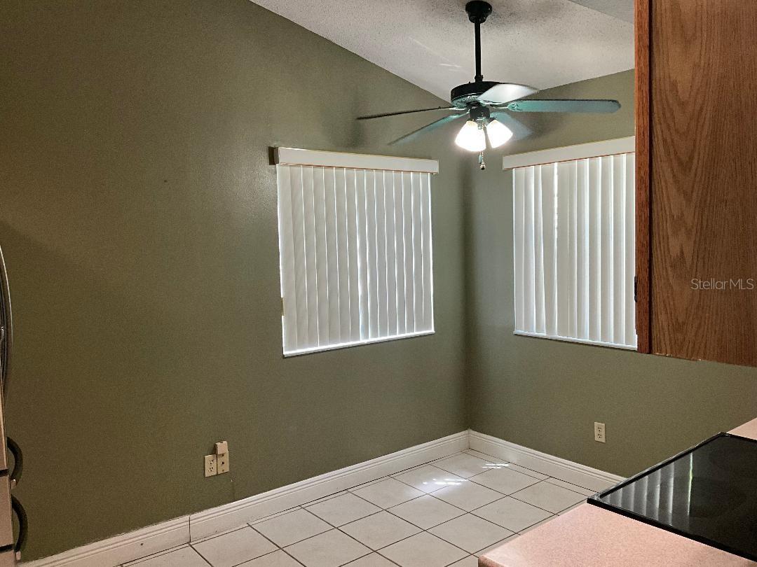 Image 5 of 18 For 946 Malden Court