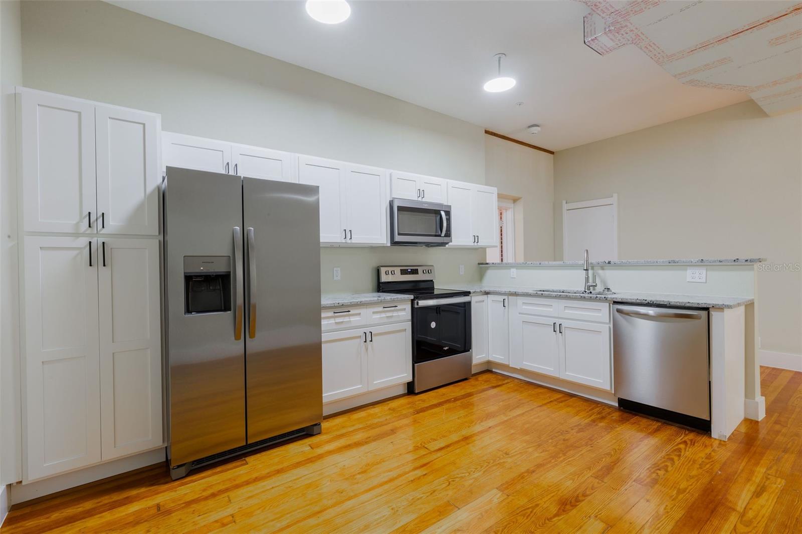 Image 2 of 8 For 306 Wisconsin Avenue 303