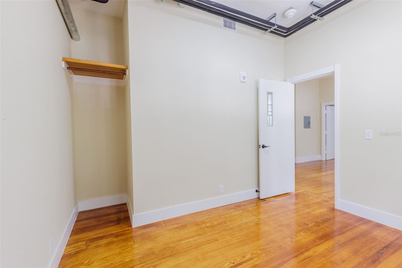 Image 6 of 8 For 306 Wisconsin Avenue 303
