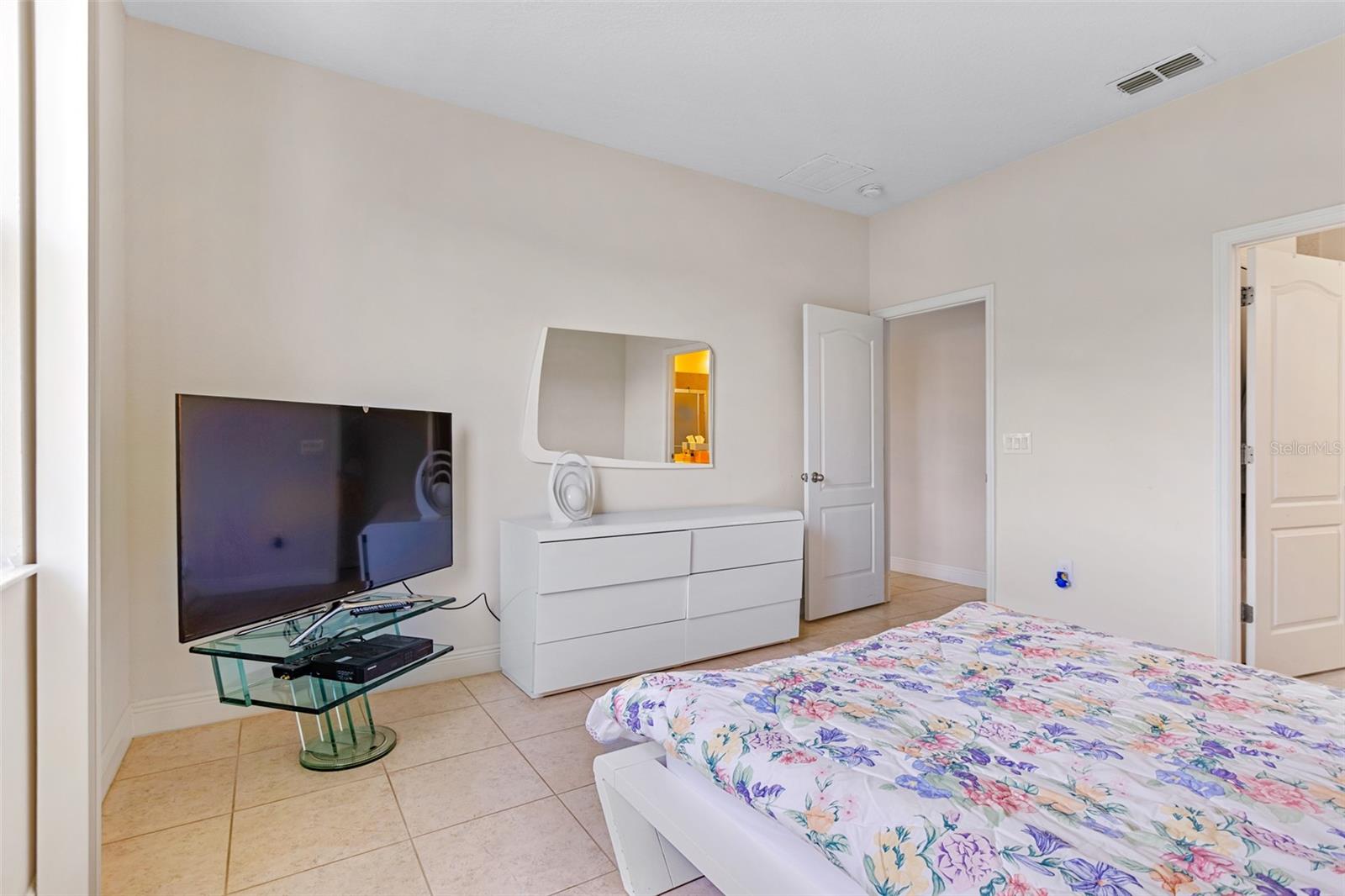 Image 8 of 50 For 1248 Girog Avenue