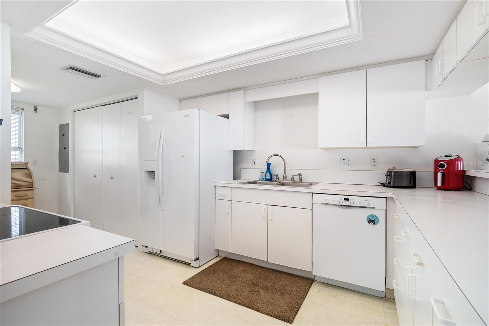 Image 10 of 30 For 3333 Atlantic Avenue 6020