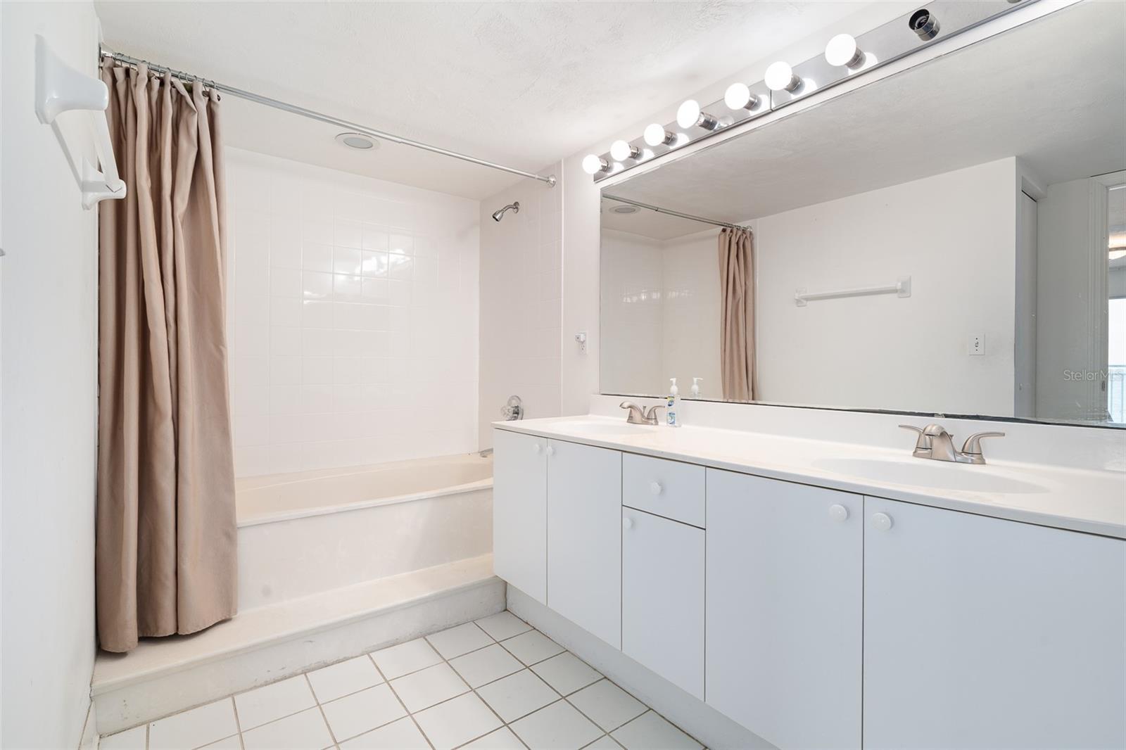 Image 15 of 30 For 3333 Atlantic Avenue 6020