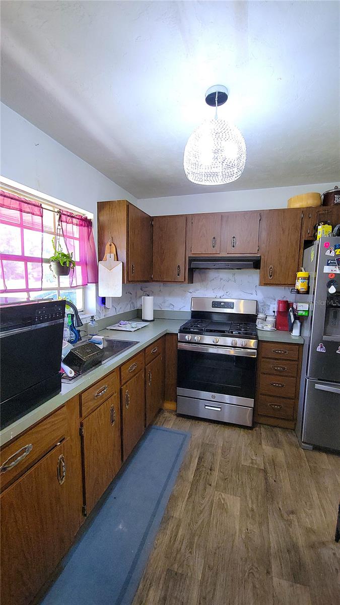 Image 15 of 39 For 907 Marlboro Dr