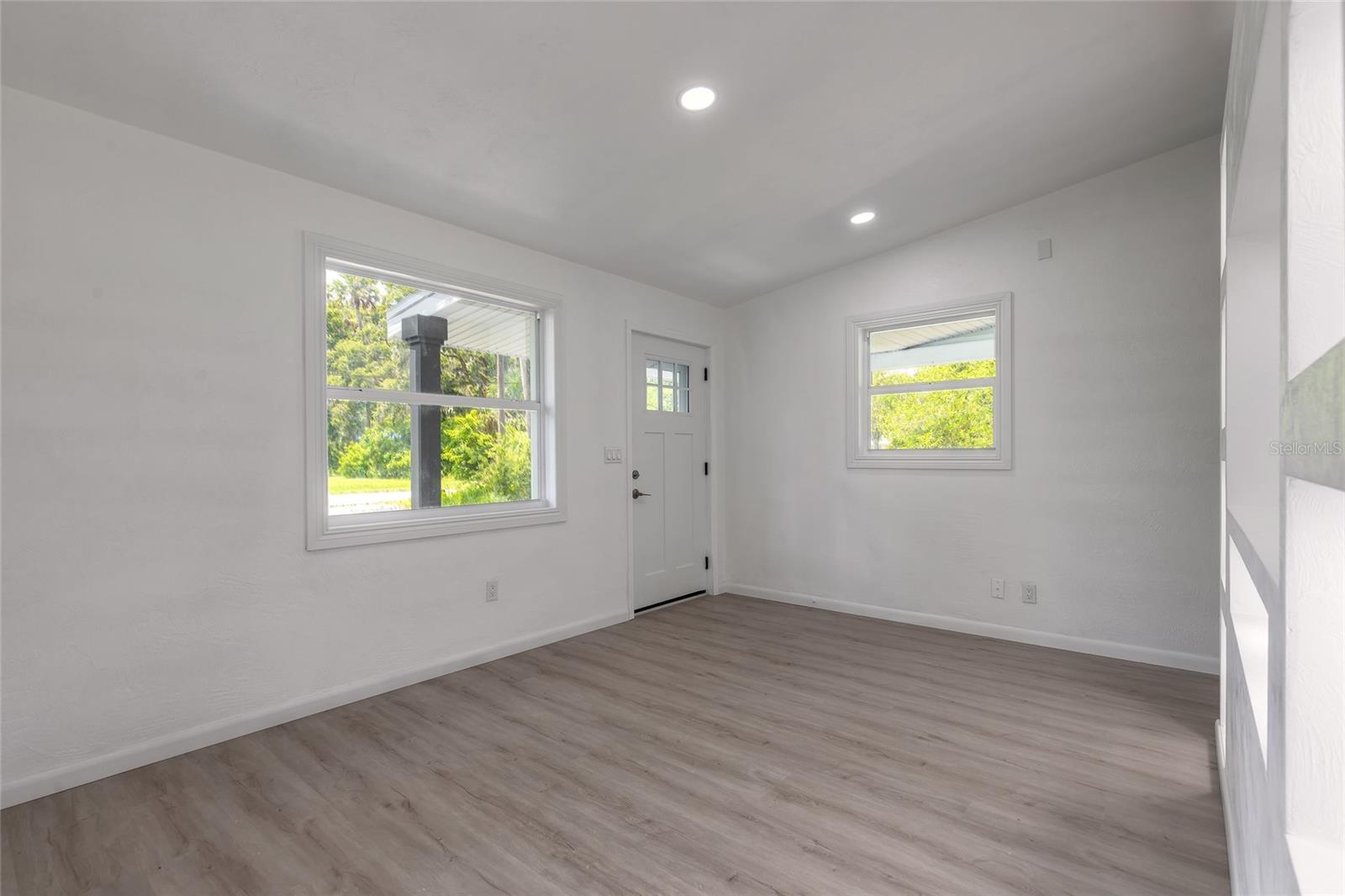 Image 6 of 21 For 619 Aberdeen Street