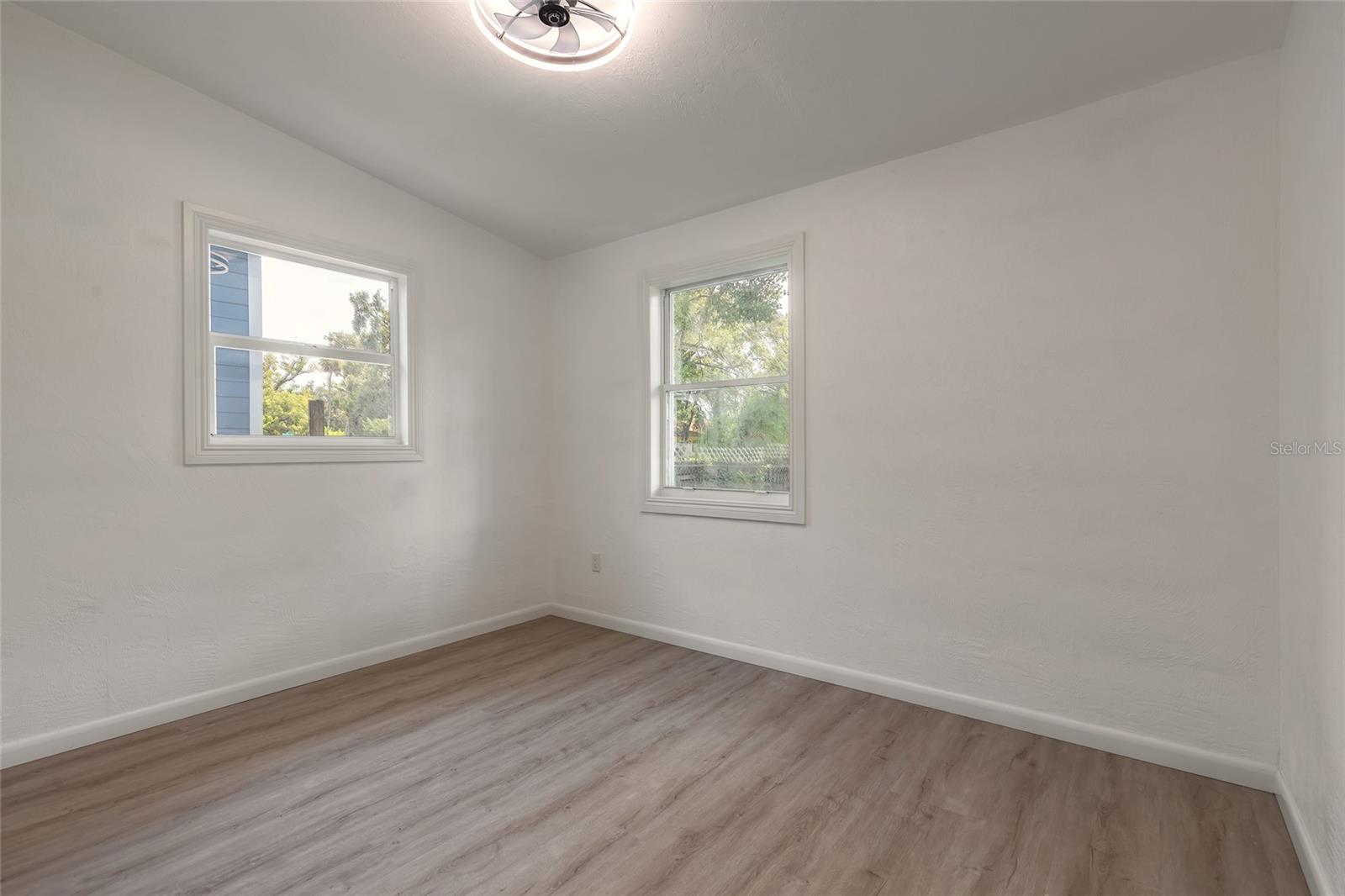 Image 9 of 21 For 619 Aberdeen Street