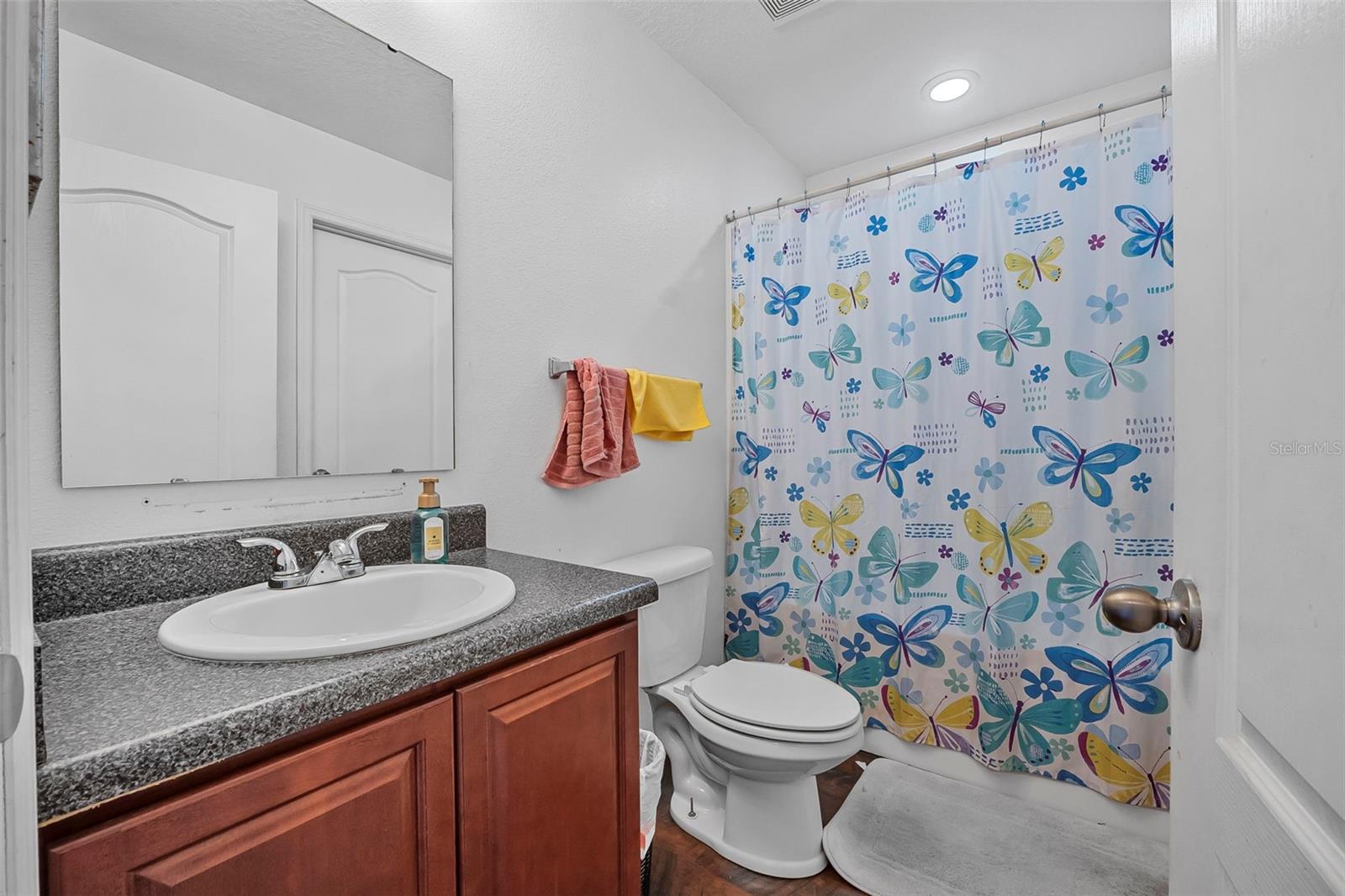 Image 32 of 51 For 120 Los Arbor Drive