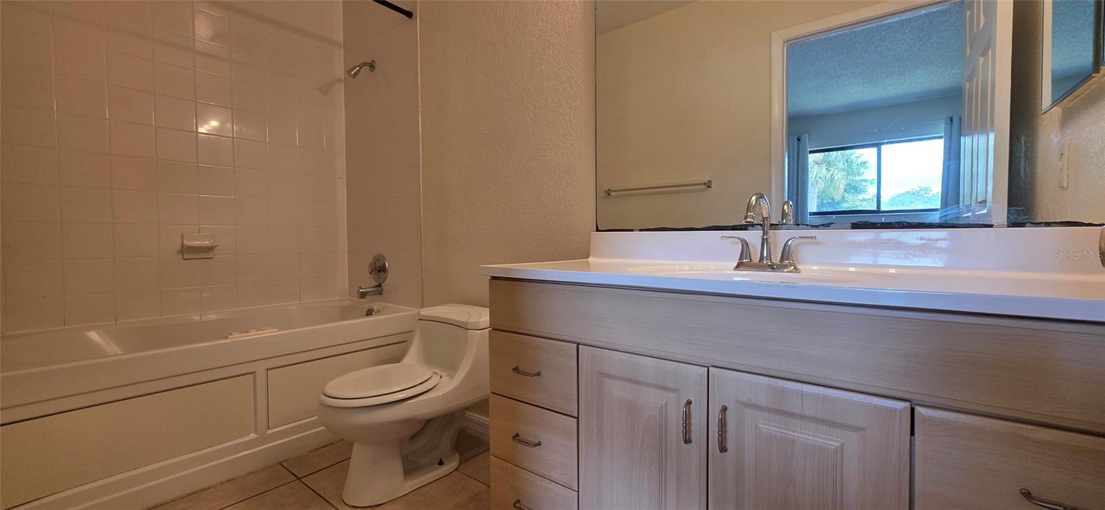 Image 11 of 18 For 605 Northlake Boulevard 59