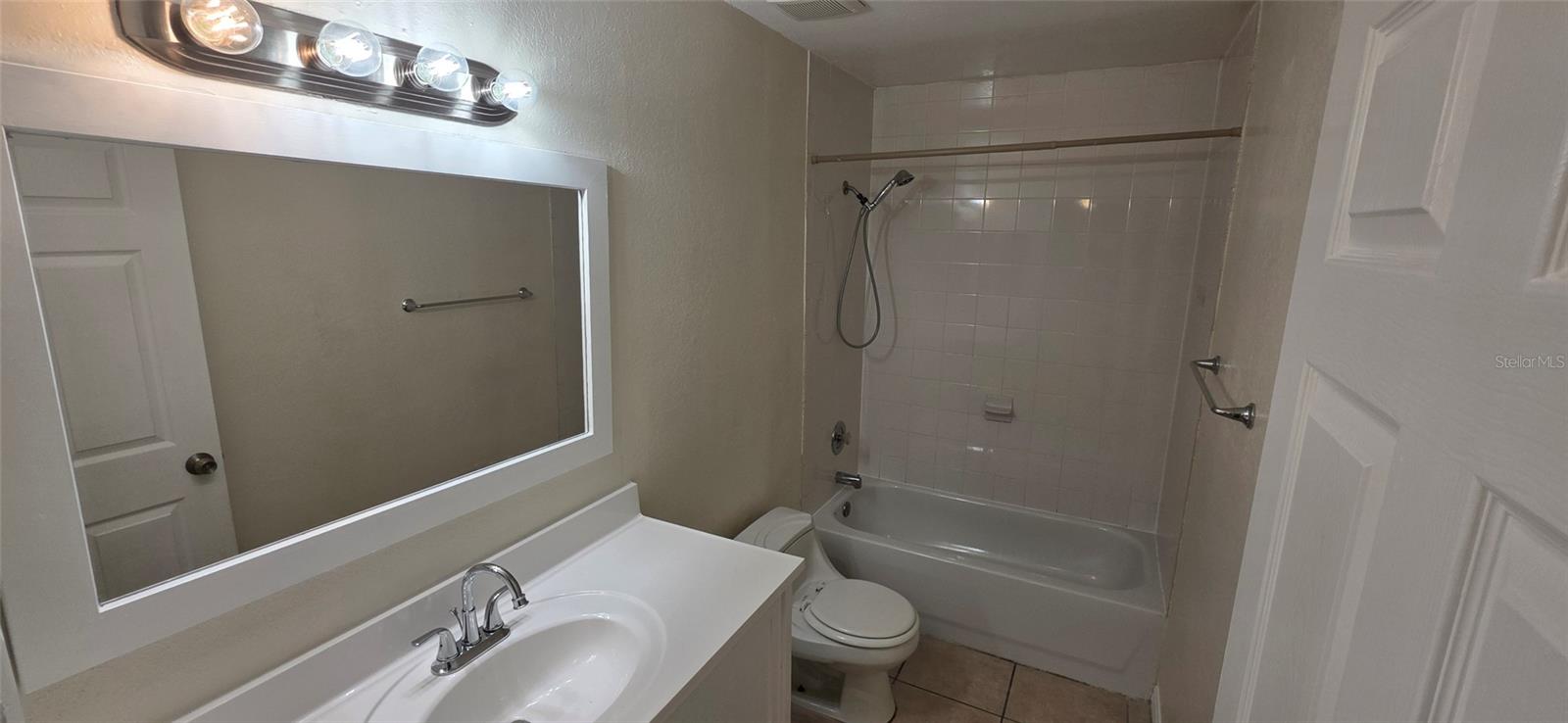 Image 14 of 18 For 605 Northlake Boulevard 59