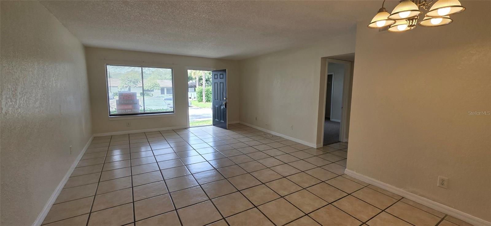 Image 3 of 18 For 605 Northlake Boulevard 59
