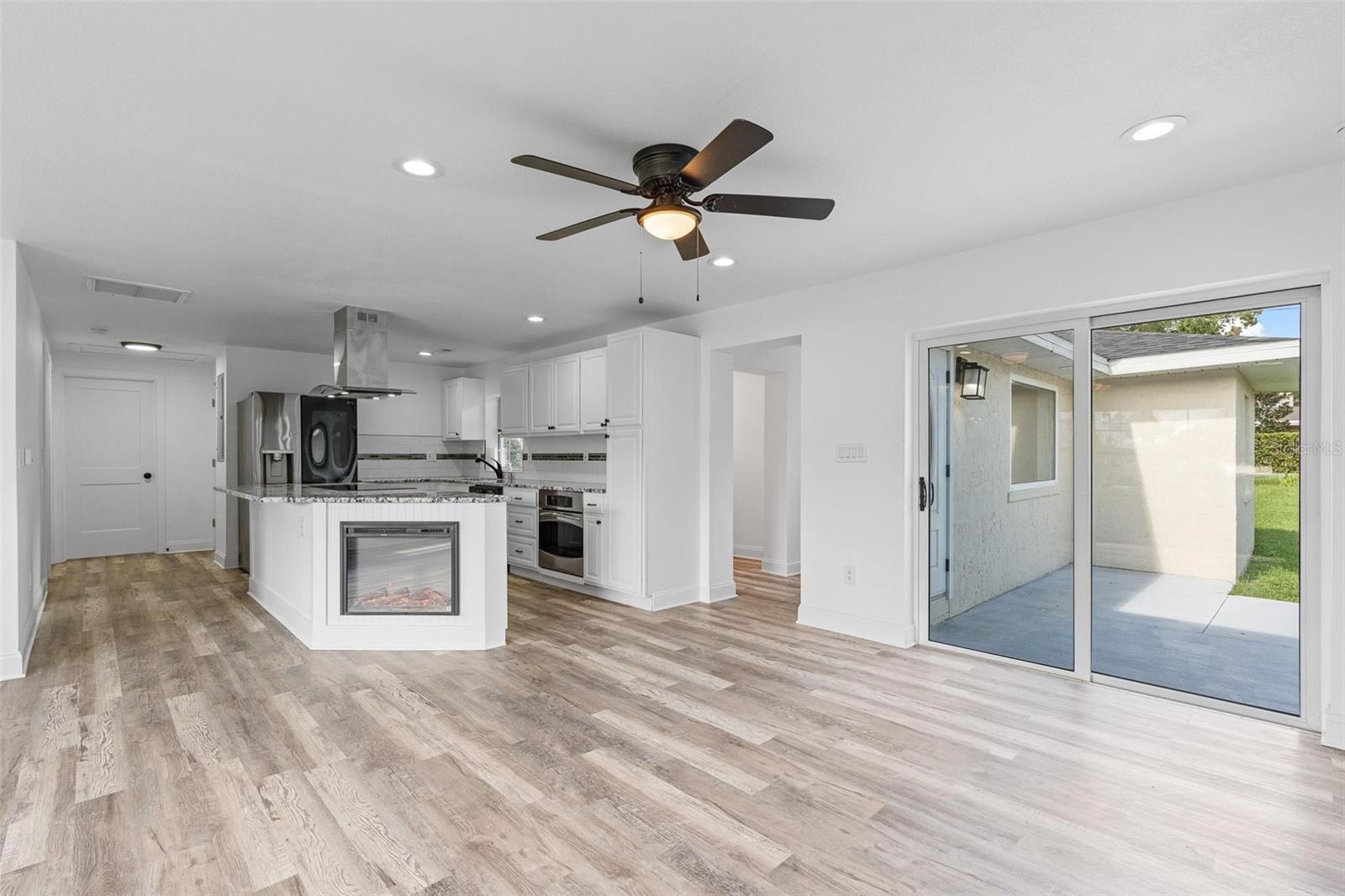 Image 11 of 40 For 1518 Lakeside Drive