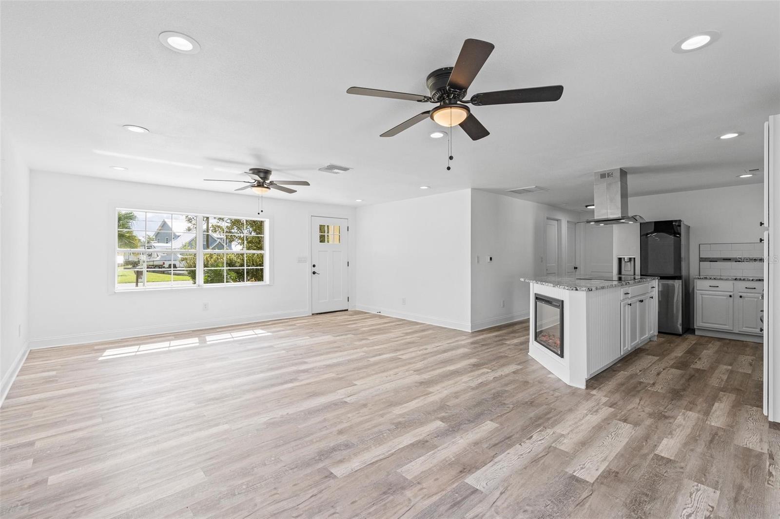 Image 12 of 40 For 1518 Lakeside Drive