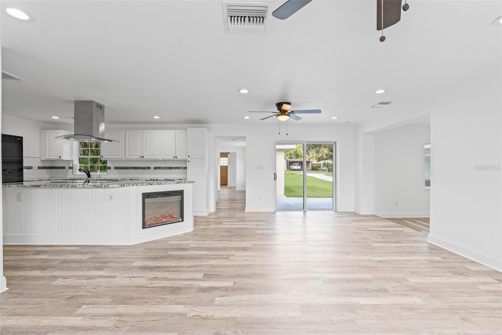 Image 14 of 40 For 1518 Lakeside Drive