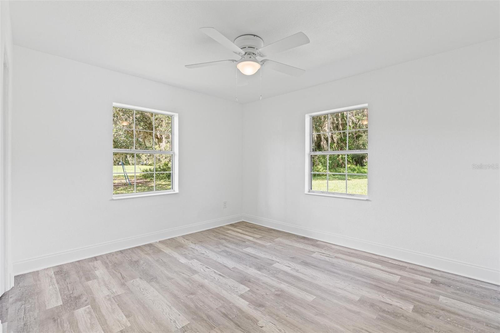 Image 16 of 40 For 1518 Lakeside Drive