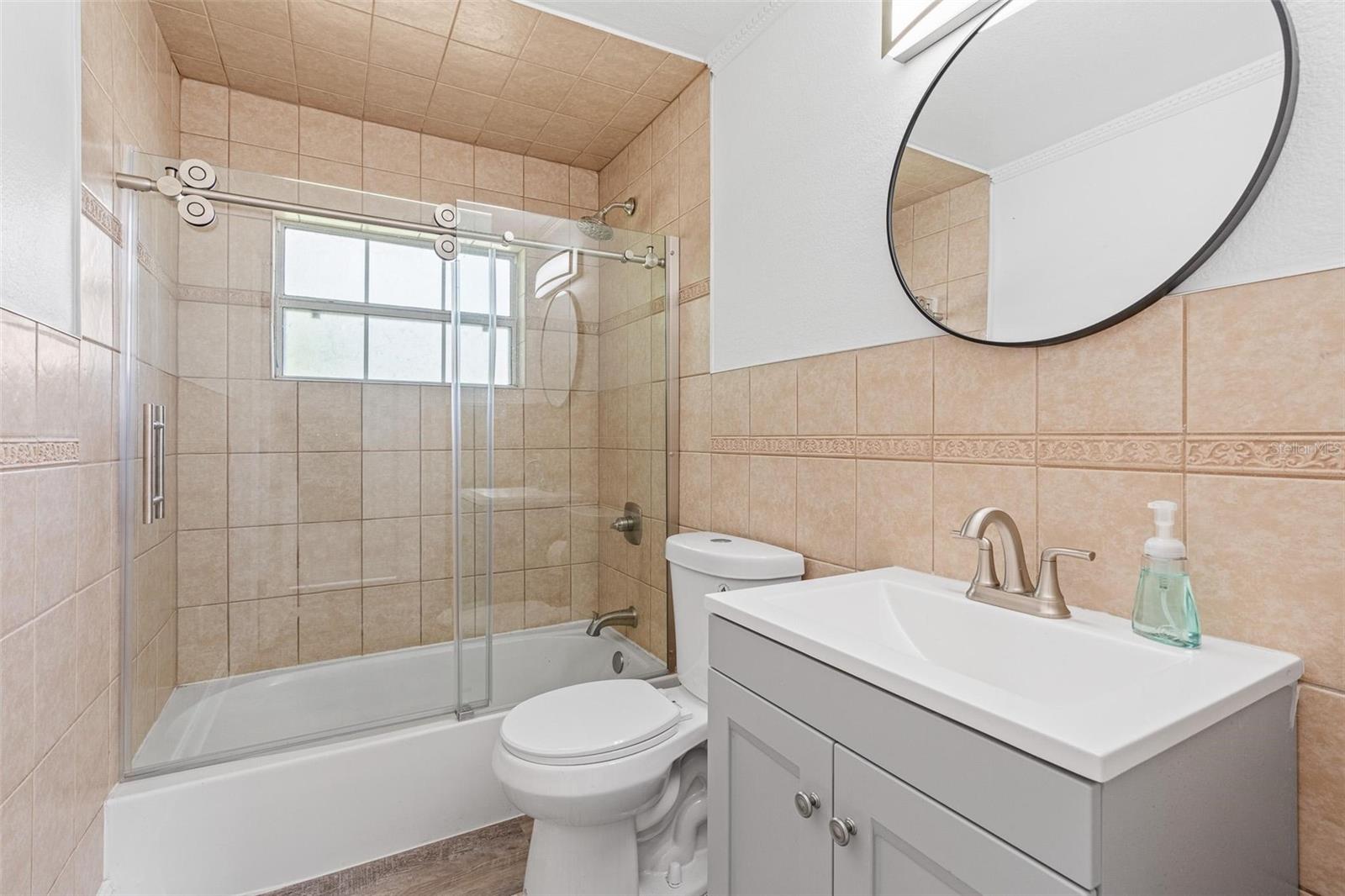 Image 17 of 40 For 1518 Lakeside Drive