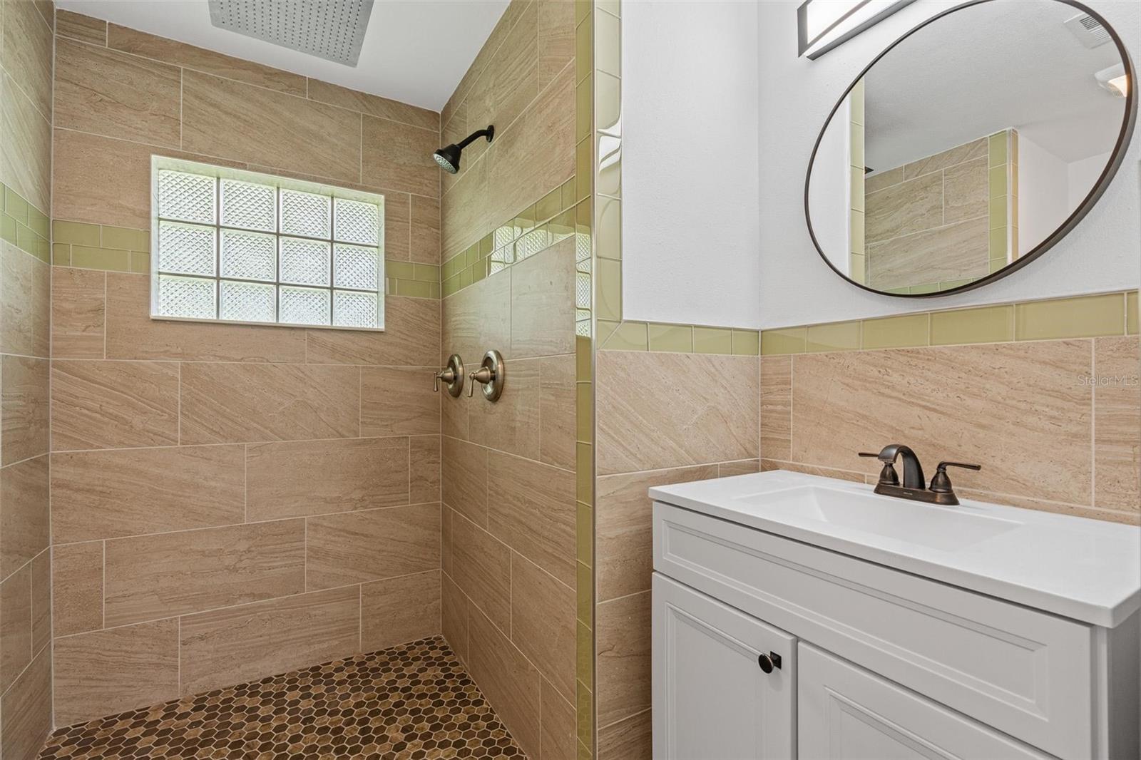 Image 19 of 40 For 1518 Lakeside Drive