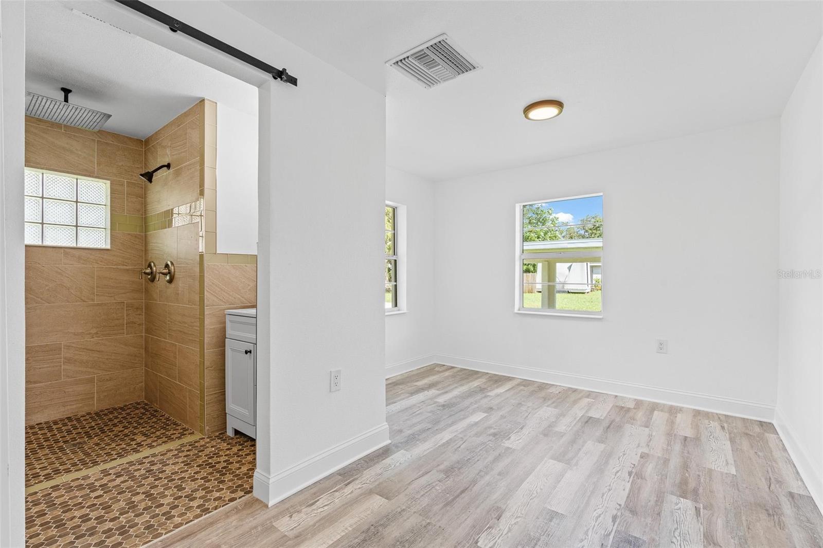 Image 20 of 40 For 1518 Lakeside Drive