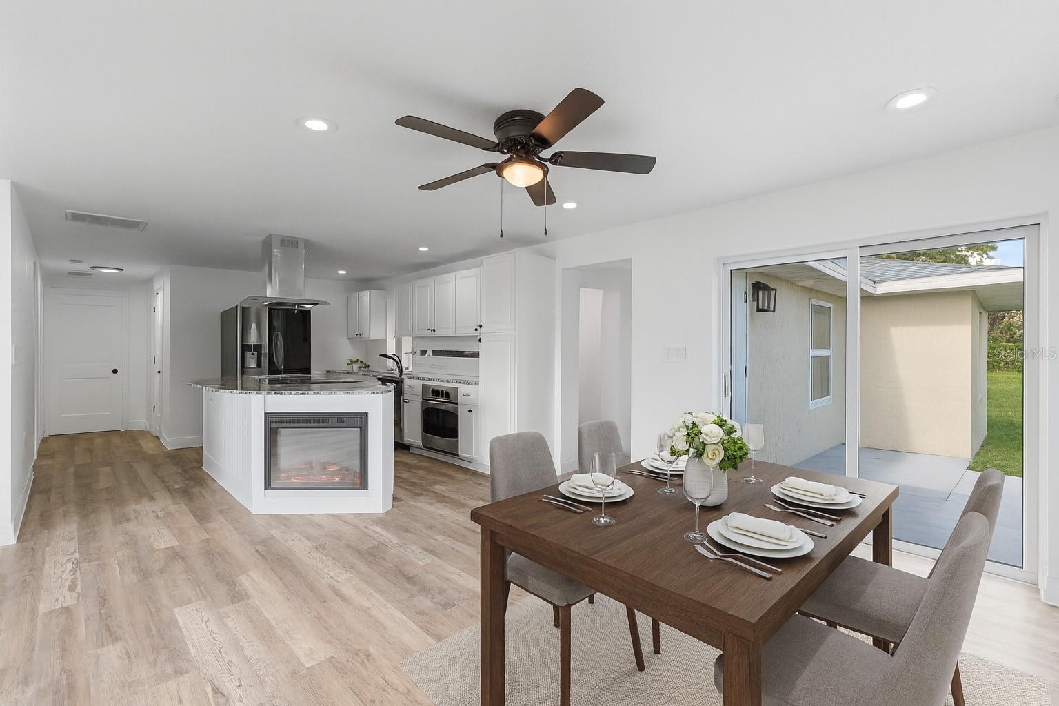 Image 4 of 40 For 1518 Lakeside Drive