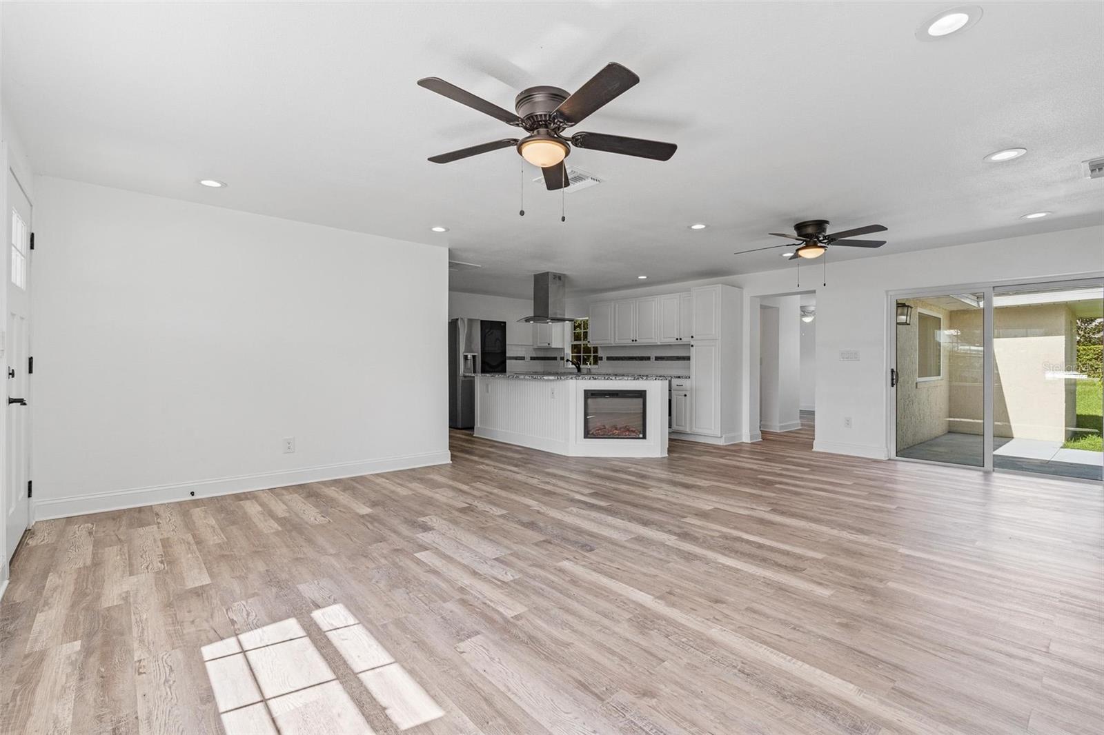 Image 9 of 40 For 1518 Lakeside Drive
