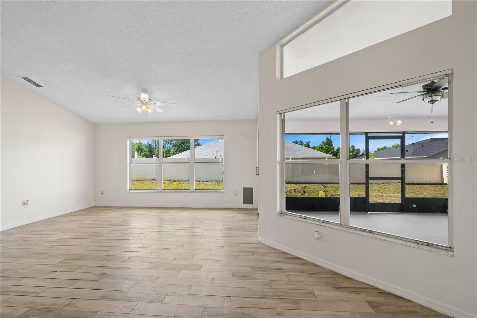 Image 14 of 58 For 730 Independence Drive
