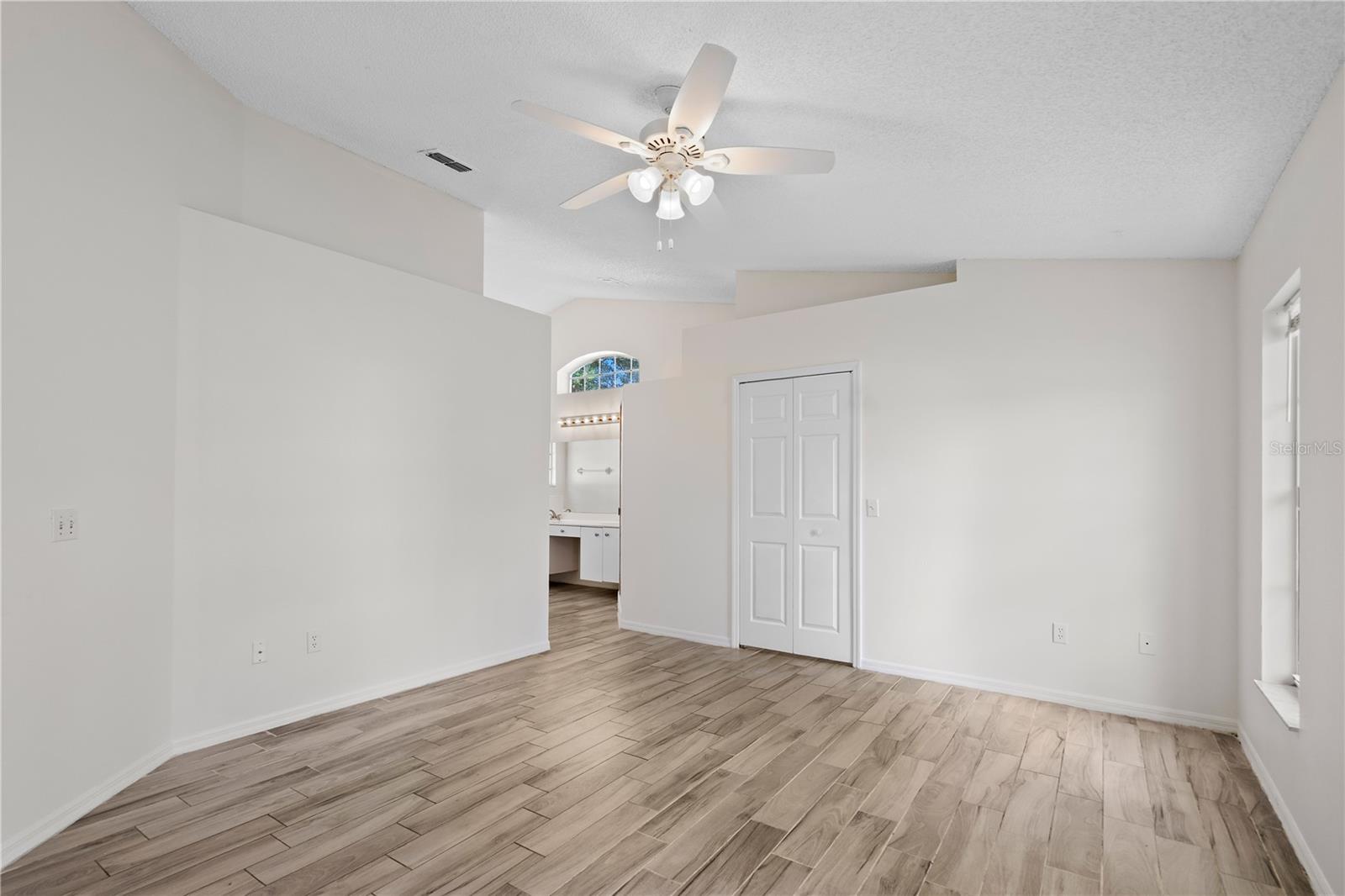 Image 33 of 58 For 730 Independence Drive