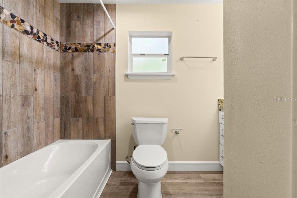 Image 14 of 29 For 311 Kenilworth Avenue
