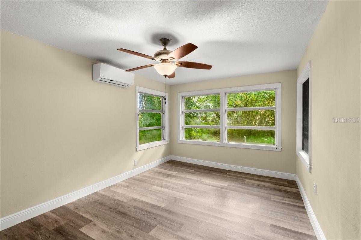 Image 15 of 29 For 311 Kenilworth Avenue