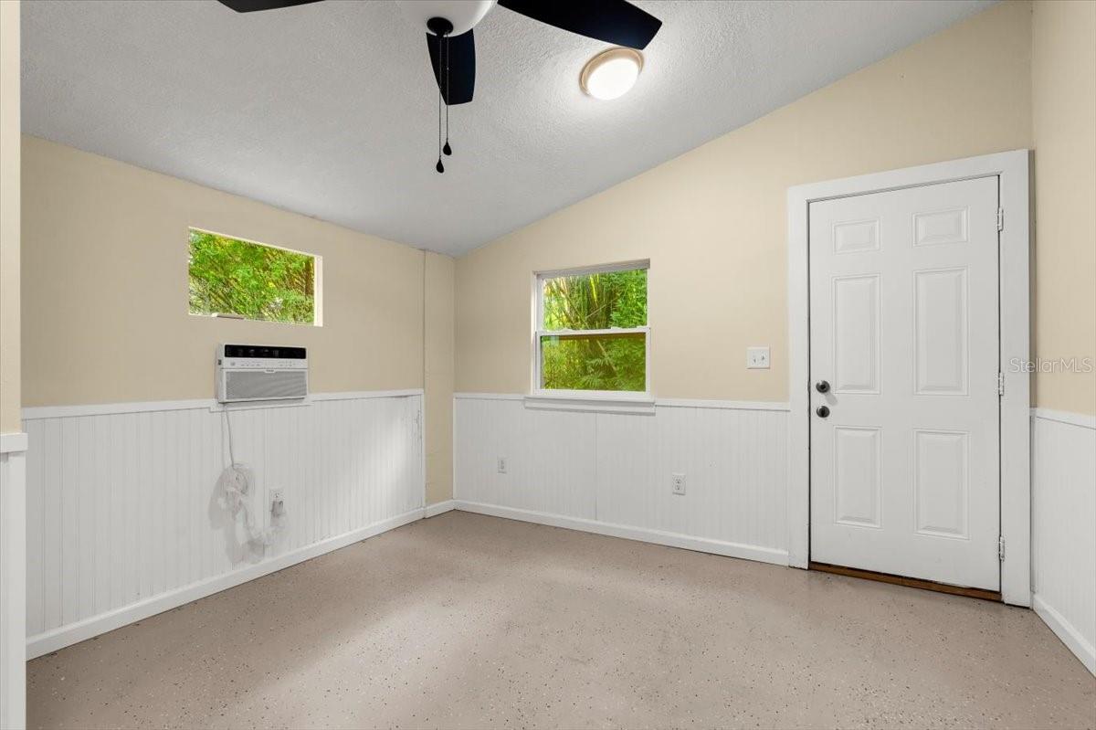 Image 18 of 29 For 311 Kenilworth Avenue