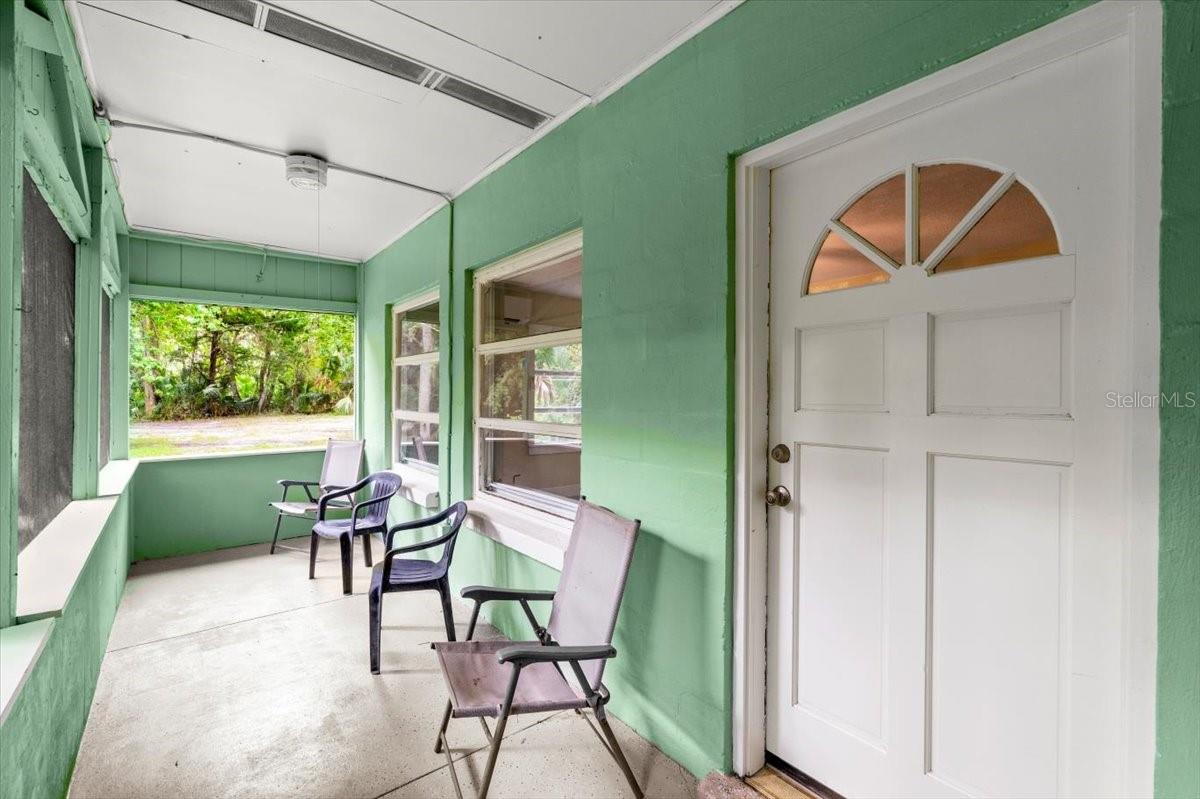 Image 3 of 29 For 311 Kenilworth Avenue