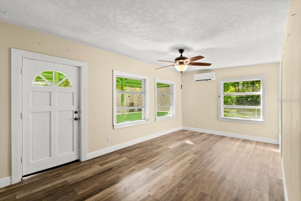 Image 4 of 29 For 311 Kenilworth Avenue
