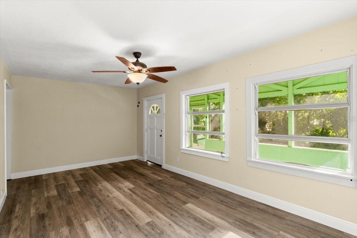 Image 6 of 29 For 311 Kenilworth Avenue