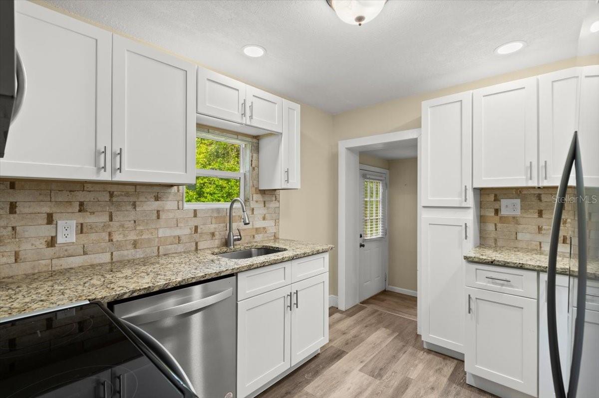 Image 7 of 29 For 311 Kenilworth Avenue