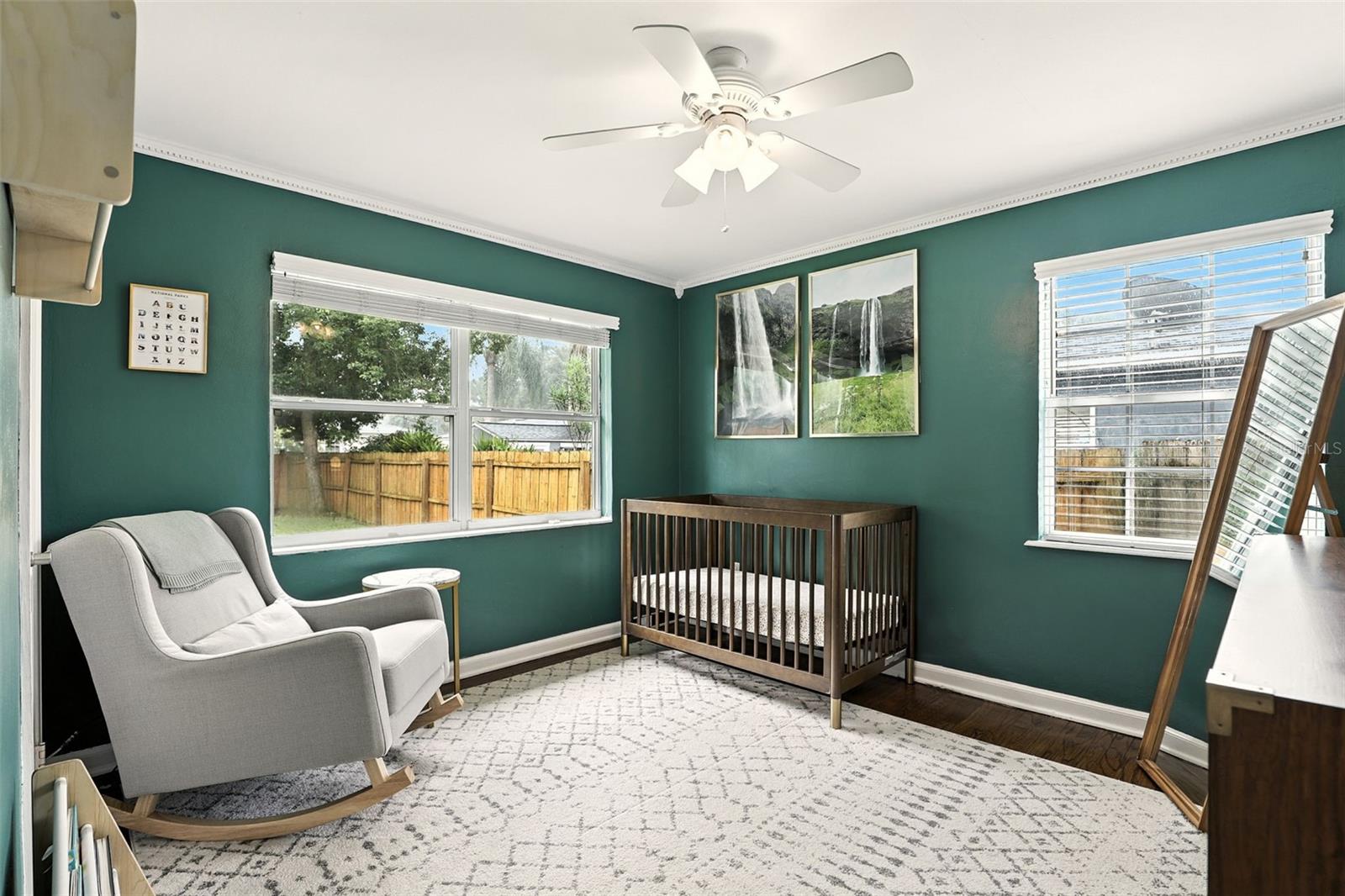 Image 21 of 28 For 721 Hampton Avenue