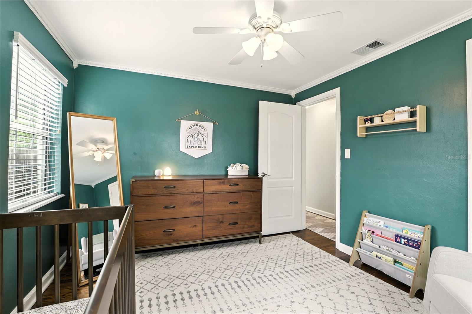 Image 22 of 28 For 721 Hampton Avenue
