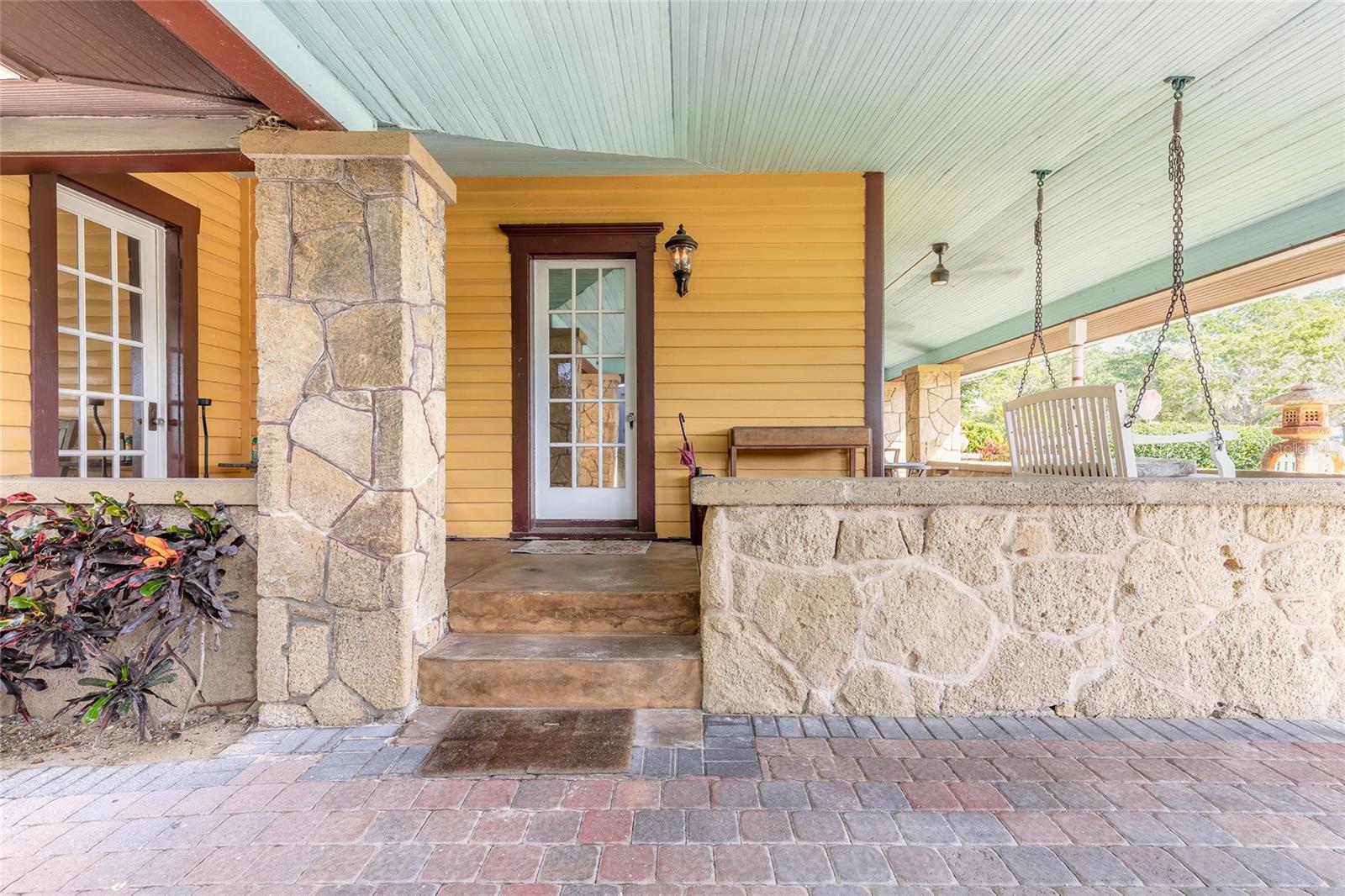 Image 11 of 60 For 614 Beach Street