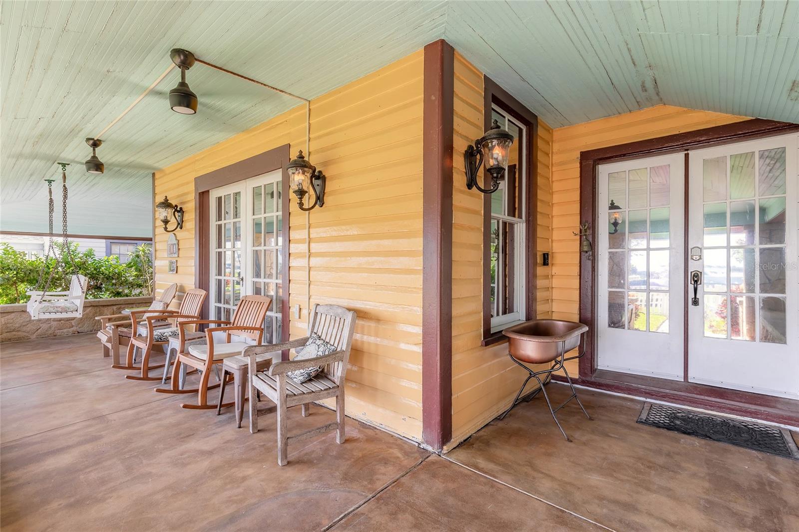 Image 13 of 60 For 614 Beach Street