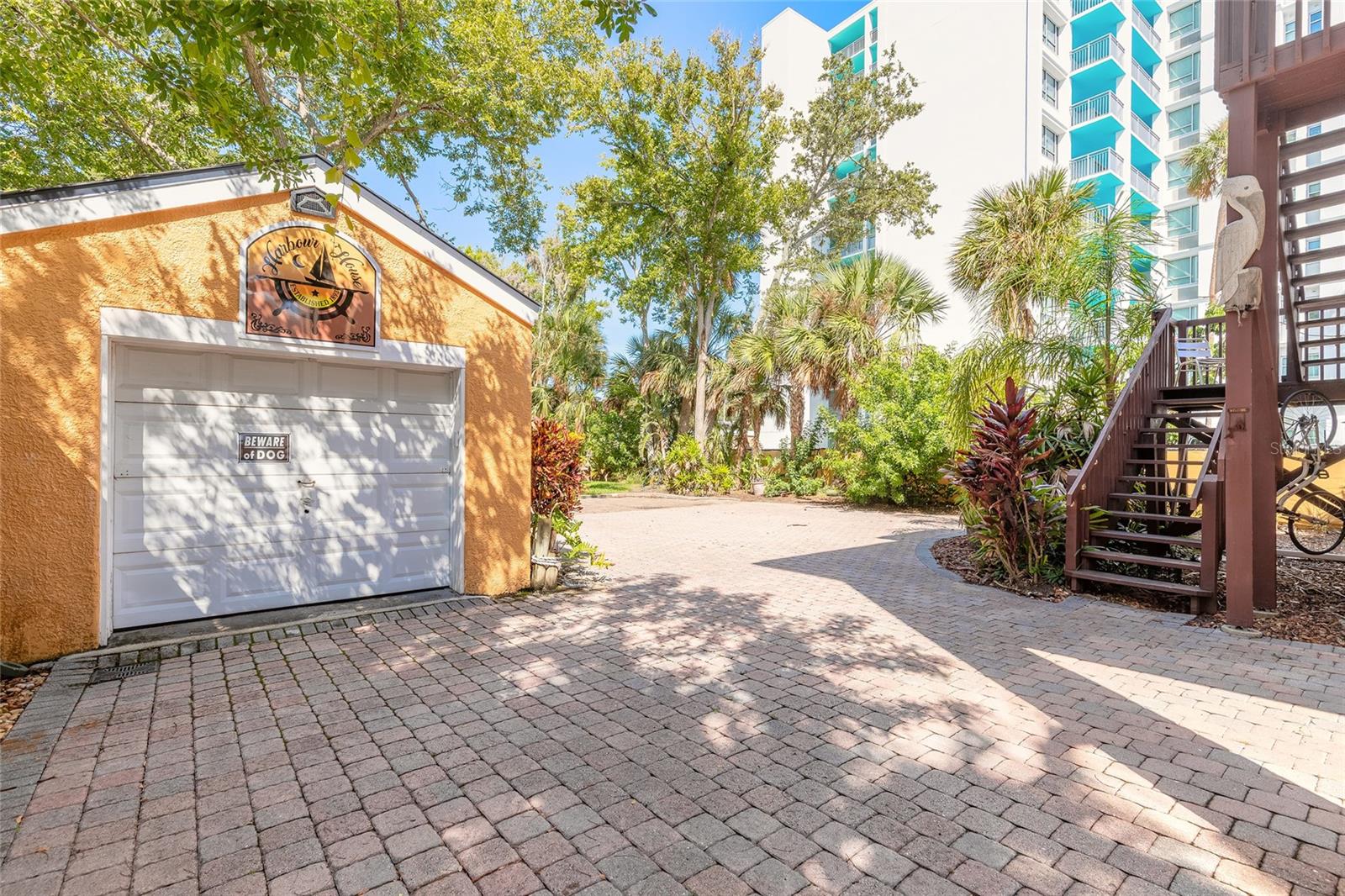 Image 38 of 60 For 614 Beach Street