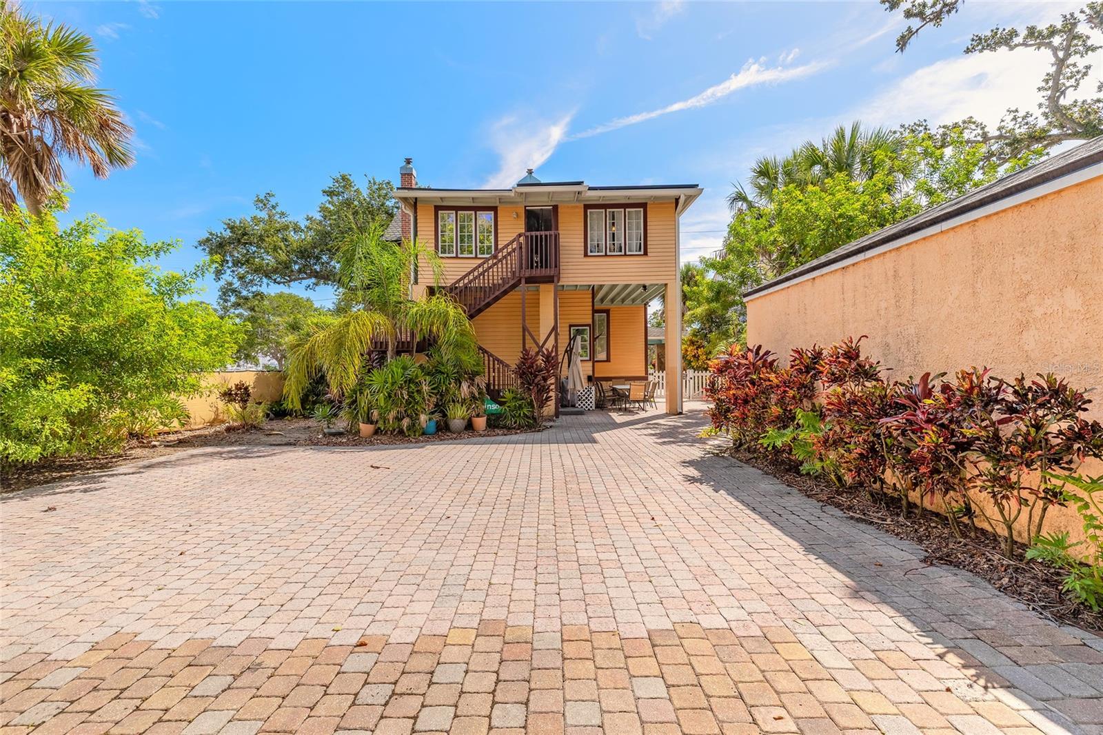 Image 8 of 60 For 614 Beach Street