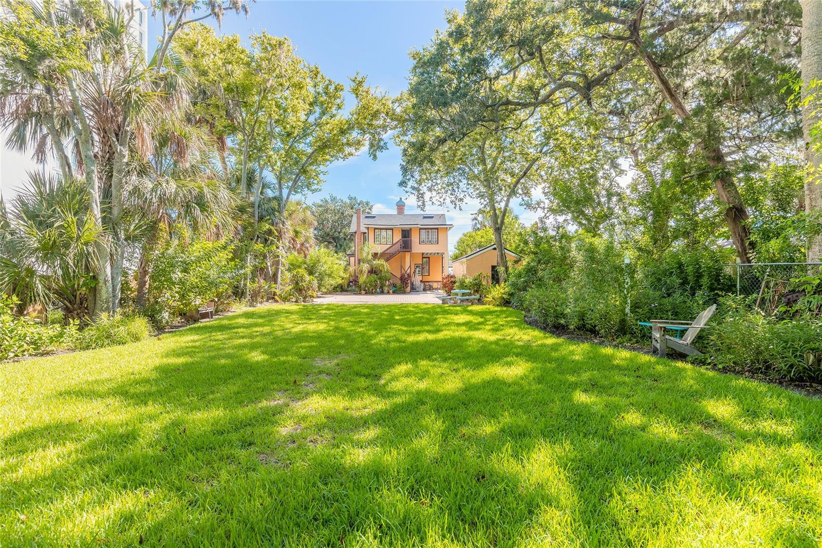 Image 9 of 60 For 614 Beach Street