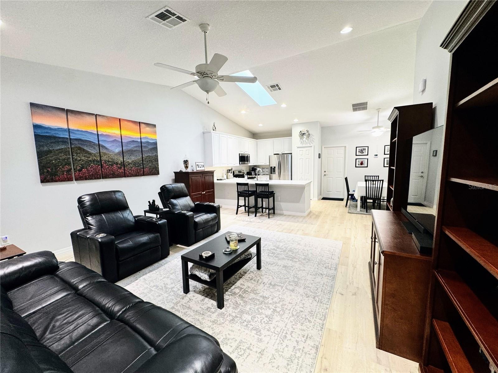 Image 4 of 14 For 307 Tammie Sue Lane