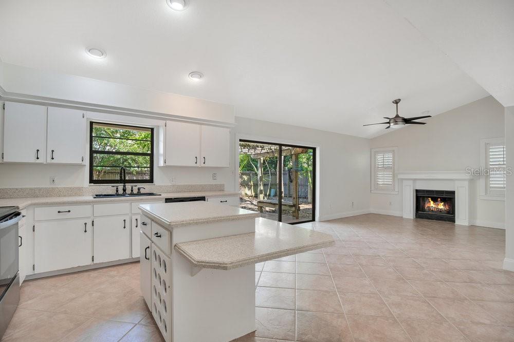 Image 10 of 34 For 1763 Lady Slipper Circle