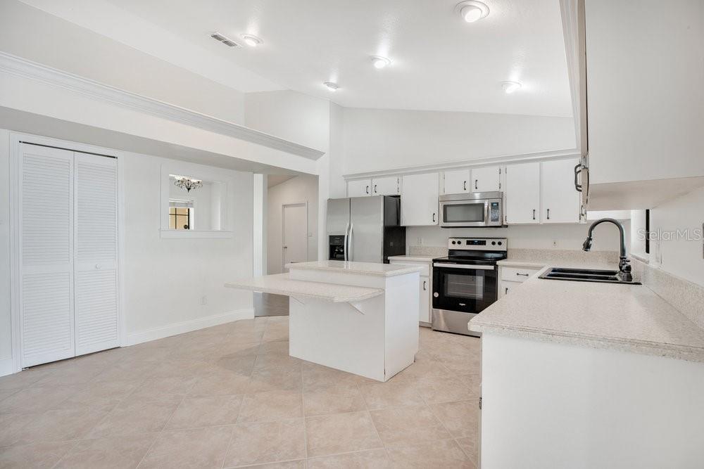Image 7 of 34 For 1763 Lady Slipper Circle