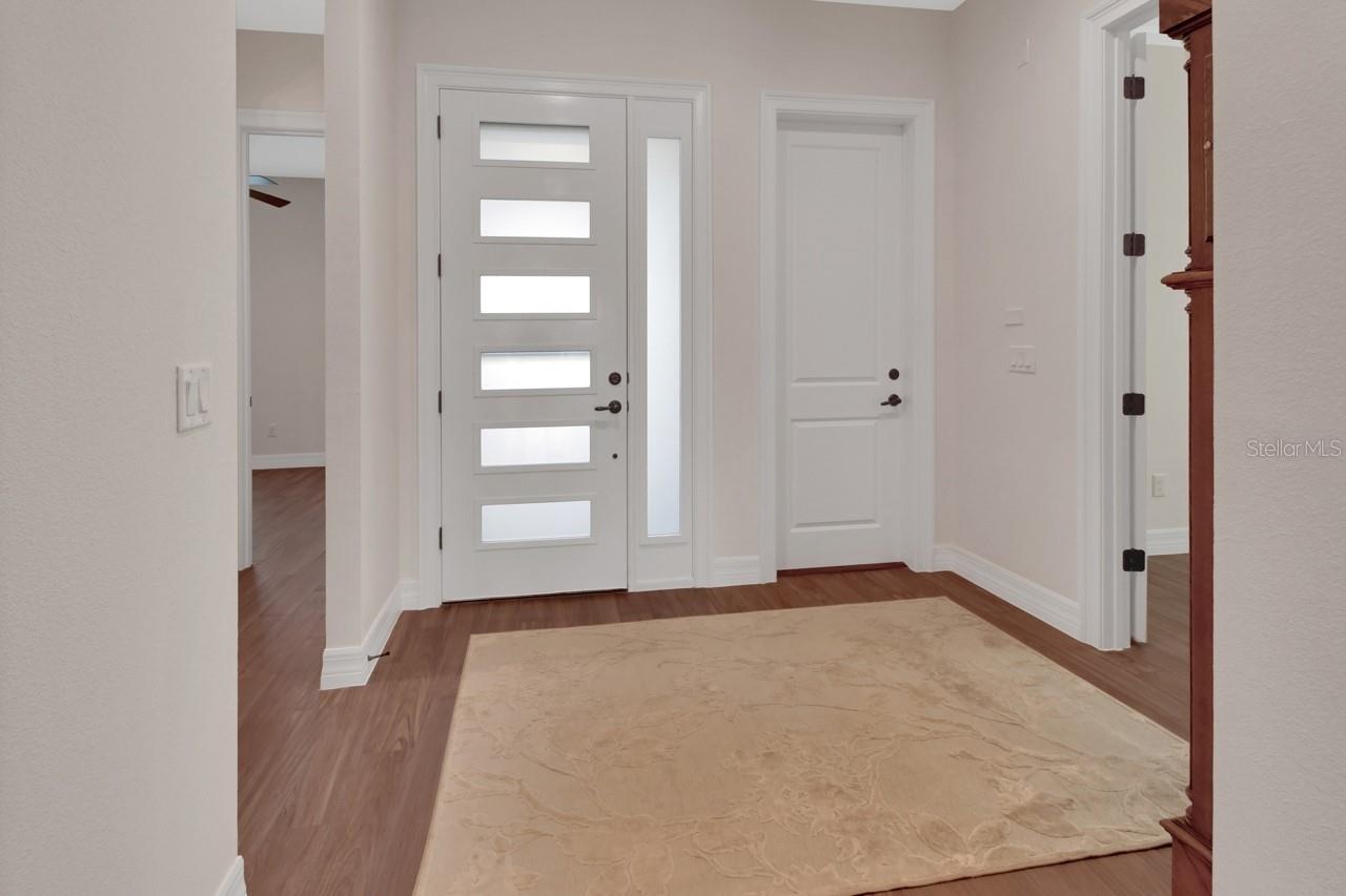 Image 14 of 37 For 6287 Woodhaven Village Drive