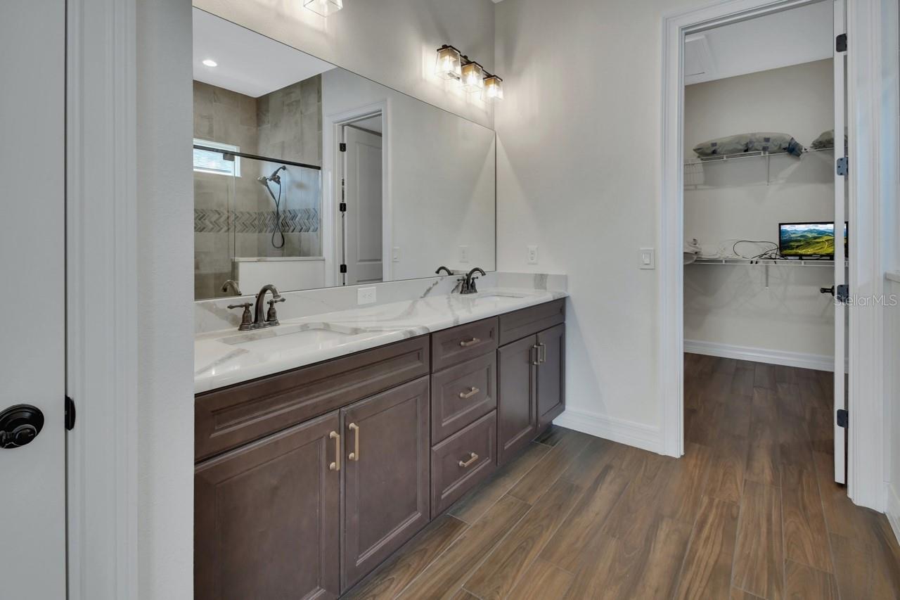 Image 20 of 37 For 6287 Woodhaven Village Drive