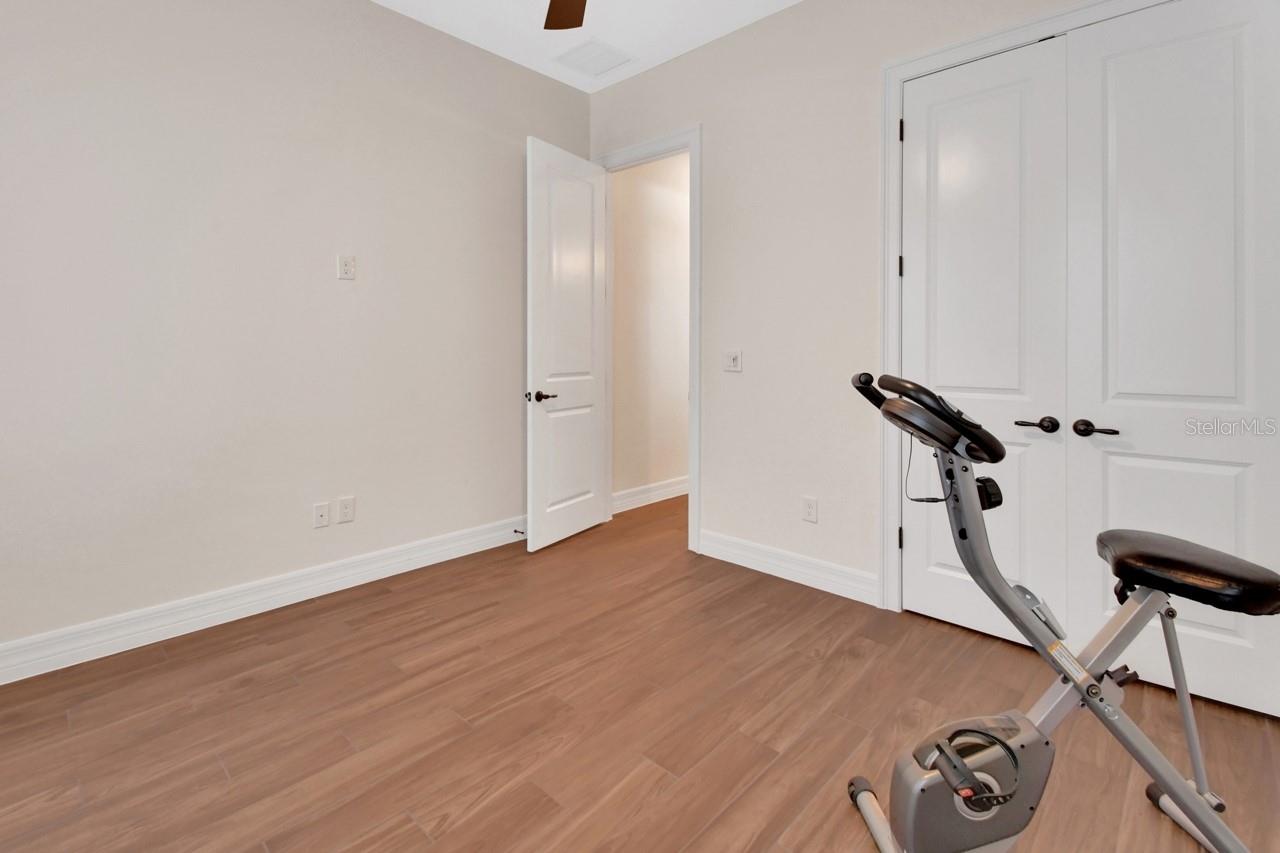 Image 23 of 37 For 6287 Woodhaven Village Drive